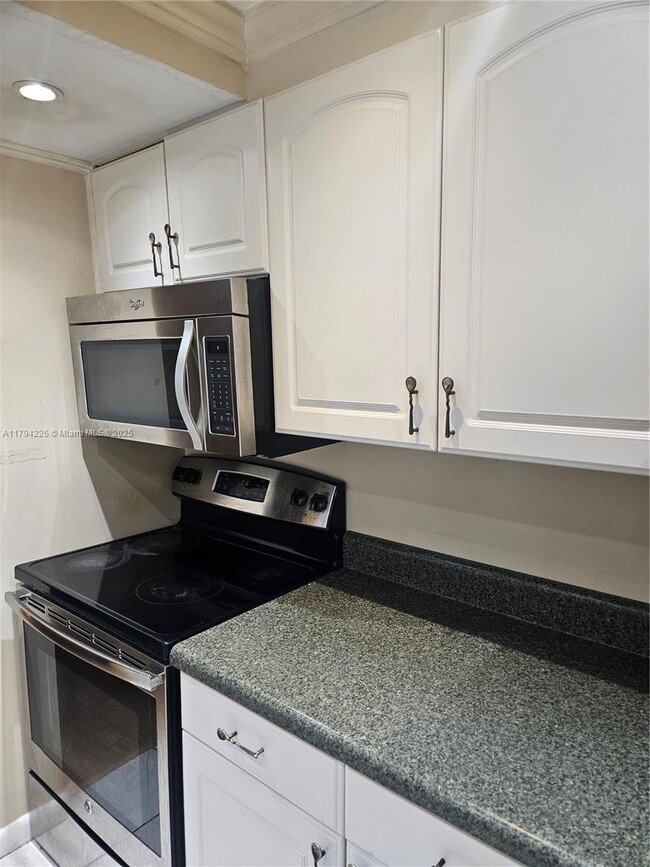 Building Photo - 4125 NW 88th Ave
