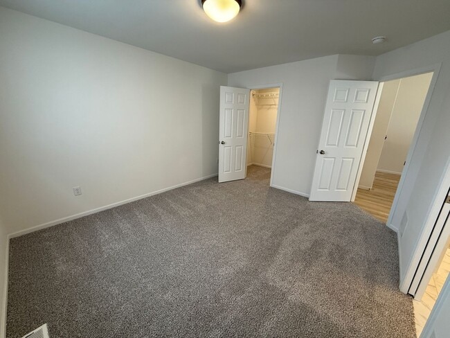 Building Photo - Brand New South End 4 bed/2 bath