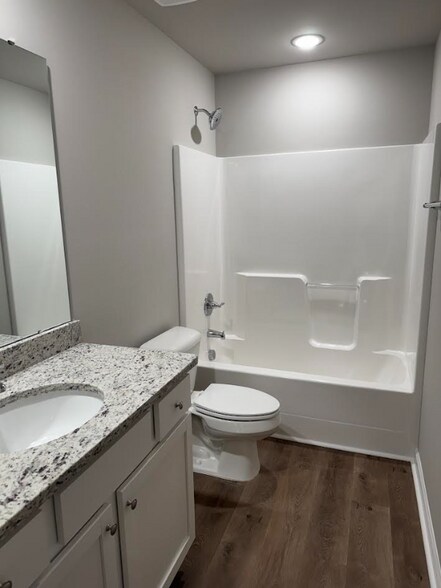 Building Photo - 307 Grand Oaks Dr