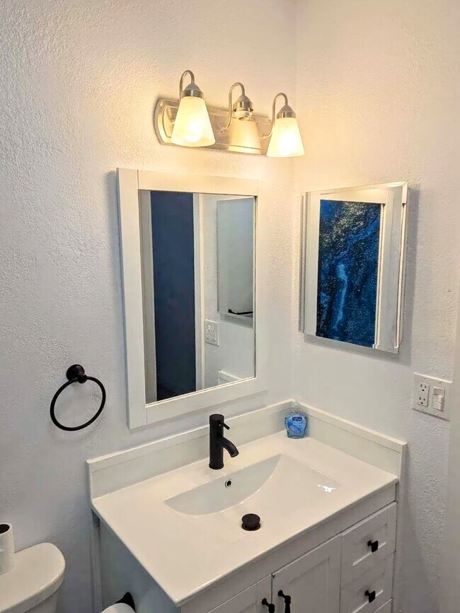 Building Photo - 28 Alcira Ct