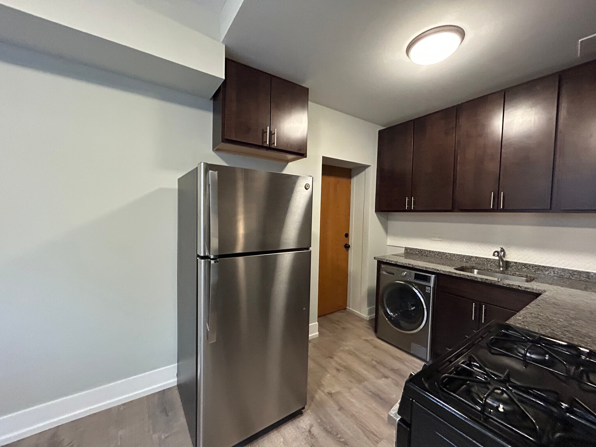 Building Photo - 1128 Maple Ave