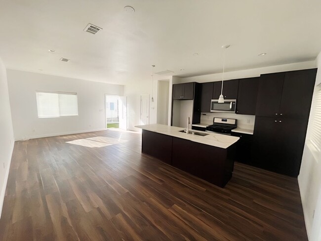 Building Photo - Circle City Dr