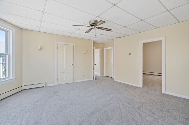 Building Photo - 135 Sagamore St