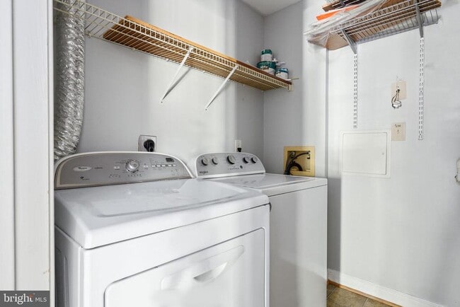 Building Photo - 12209 Fairfield House Dr