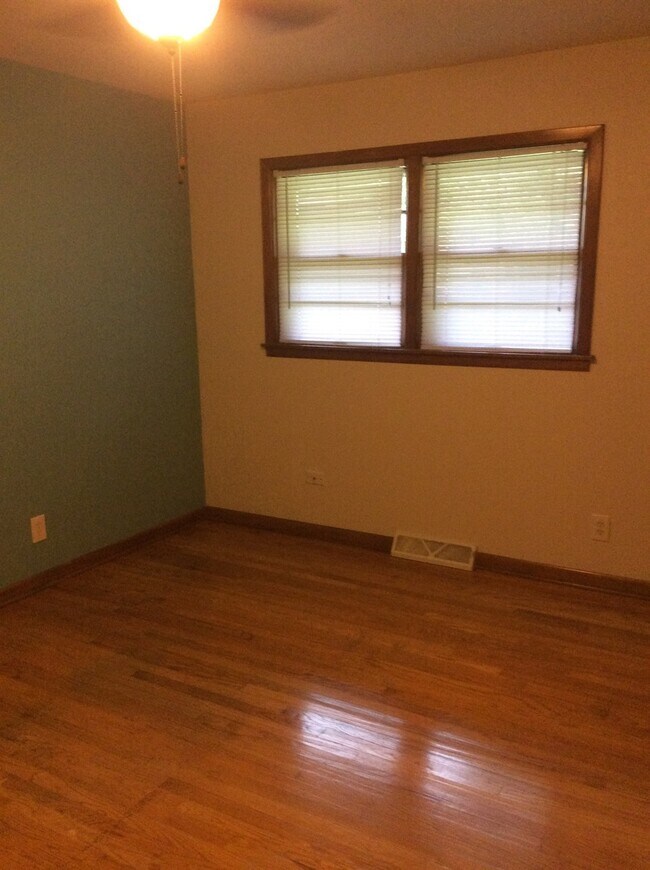 Building Photo - 269 Flintridge Dr