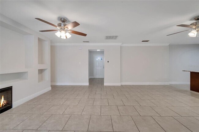 Building Photo - 1395 Meadowbrook St