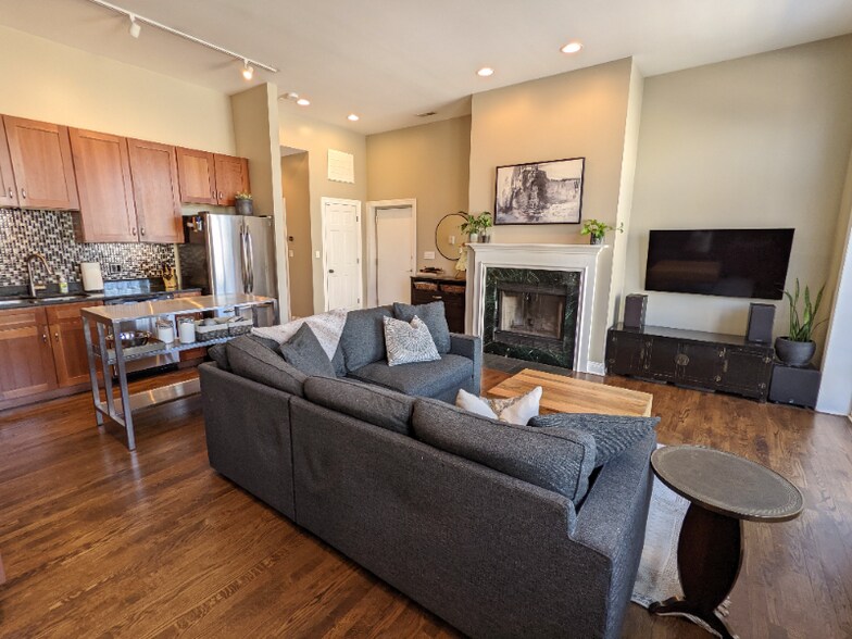 Building Photo - 1803 W Thomas St