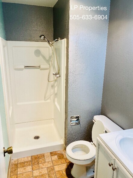 Building Photo - 12113 Oriente Ave NE