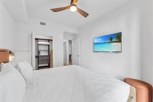 Building Photo - 11 NE 6th St