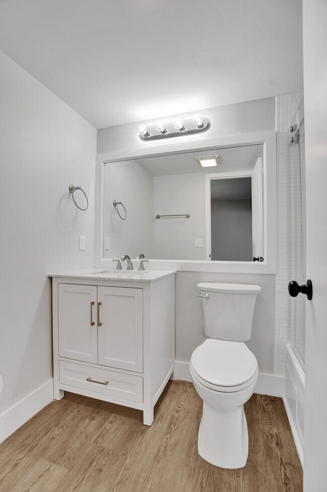 Building Photo - 17 Mansfield F