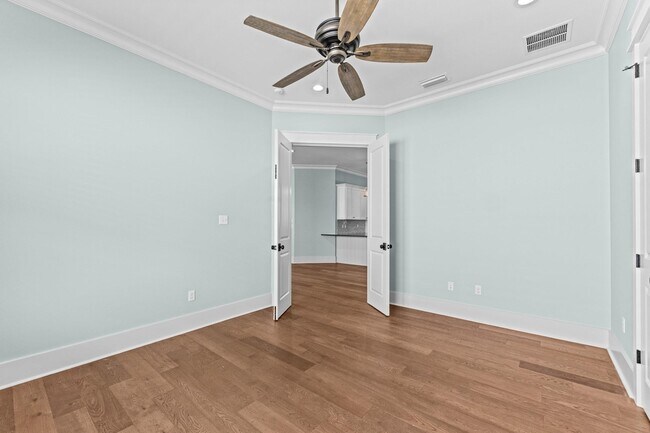 Building Photo - 465 Karcher Ave