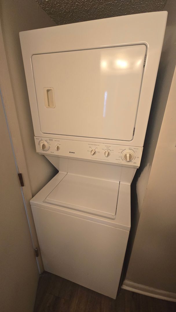 Building Photo - Five Points / USC Campus