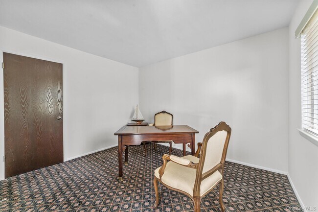 Building Photo - 164 Carriage Ct