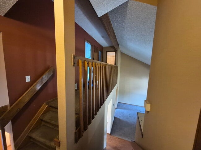 Building Photo - 4272 Kingsbury Dr