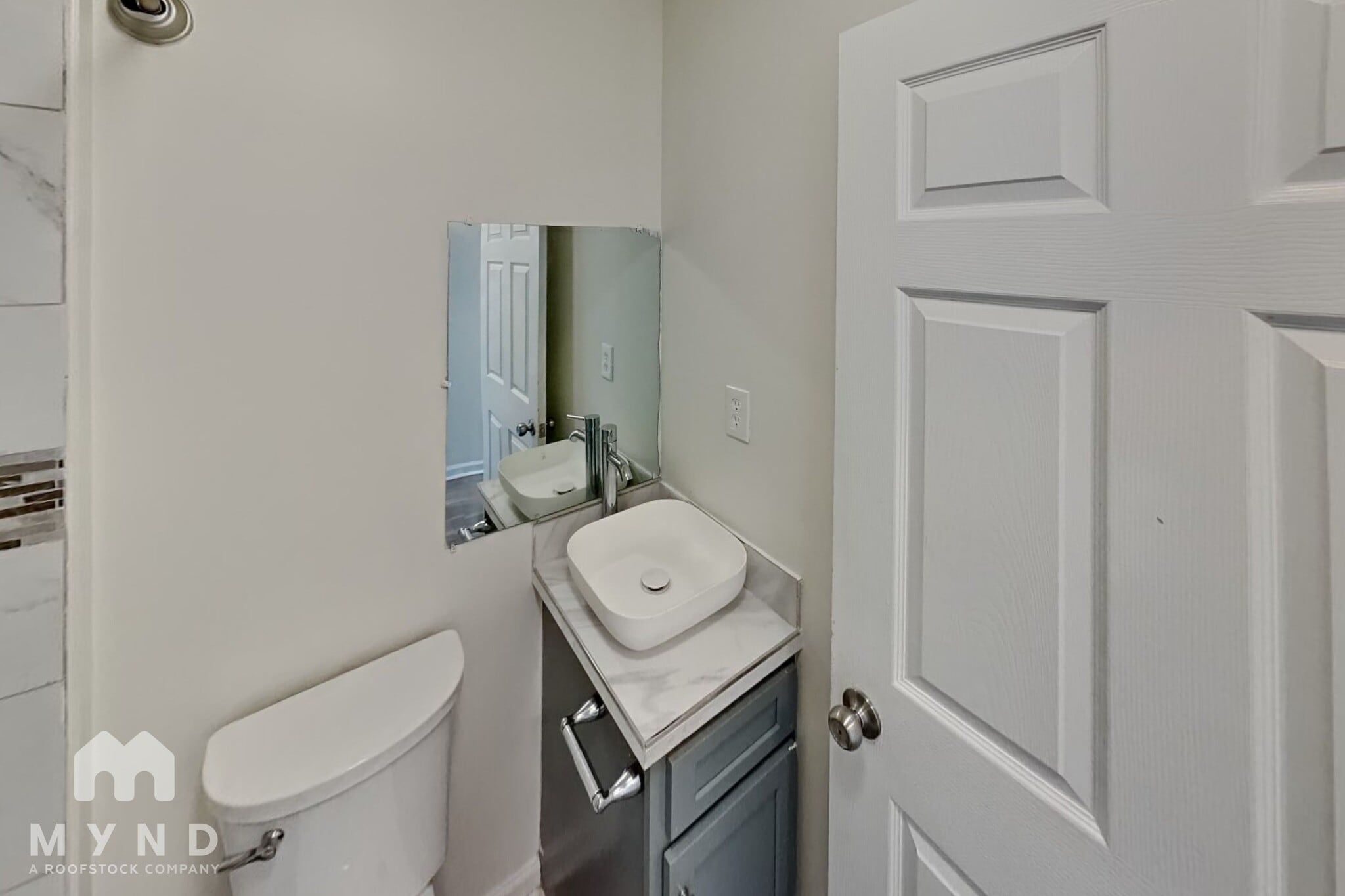 Building Photo - 219 Chattaroy Dr