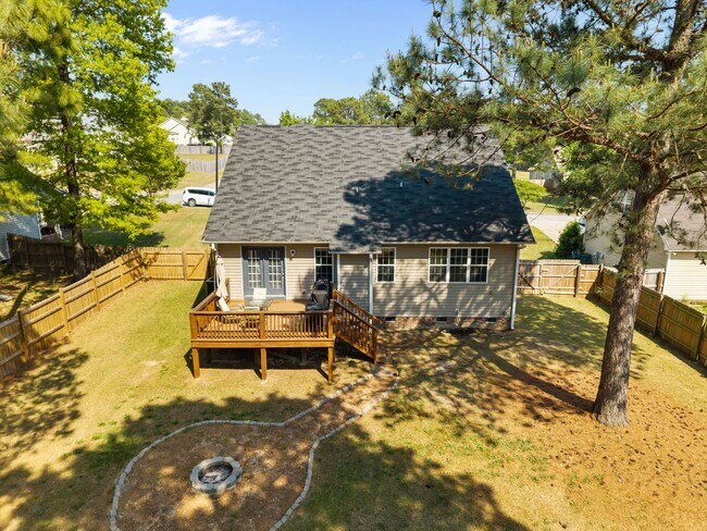 Building Photo - Fully Furnished Month to Month/Short Term Rental!