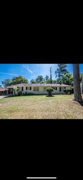 Building Photo - 844 Pierce Ave