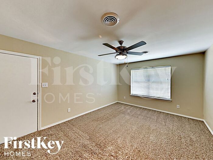 Building Photo - 7701 Skylake Dr