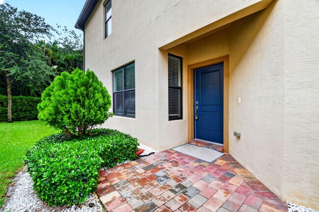Building Photo - 2833 Troubadour St