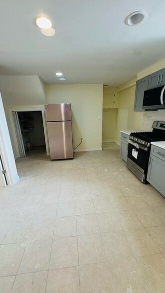 Building Photo - 10915 164th St