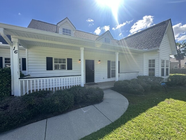 Building Photo - Spacious Home on a Large Lot in Grande Oaks!