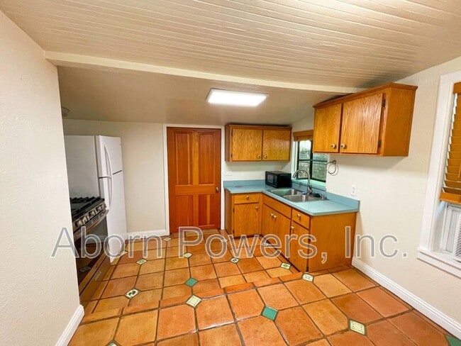Building Photo - 2796 Coloma St