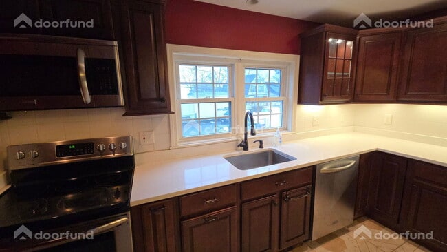 Building Photo - 202 Hildreth St