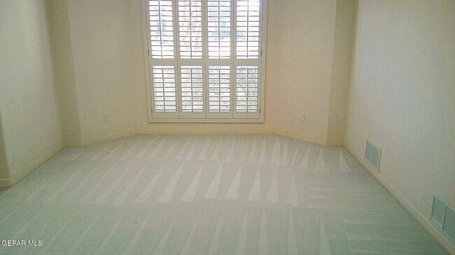 Building Photo - 6901 Mineral Ridge Dr