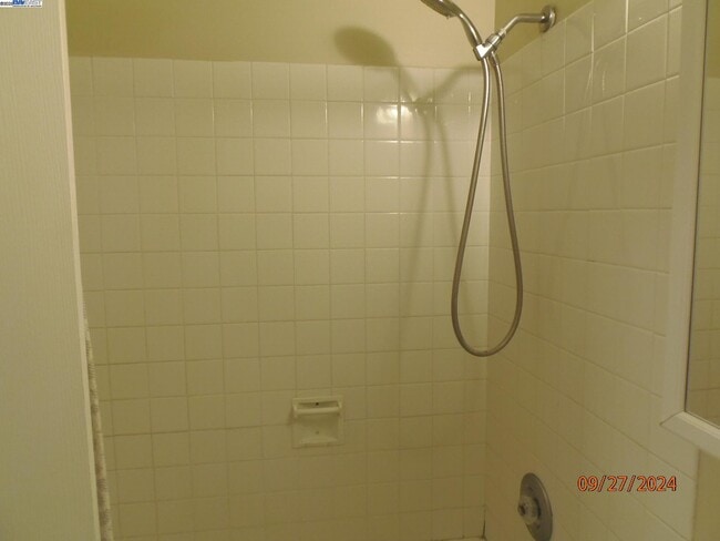Building Photo - 8320 Davona Dr