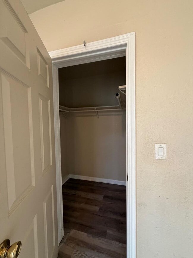 Building Photo - 661 Clara St