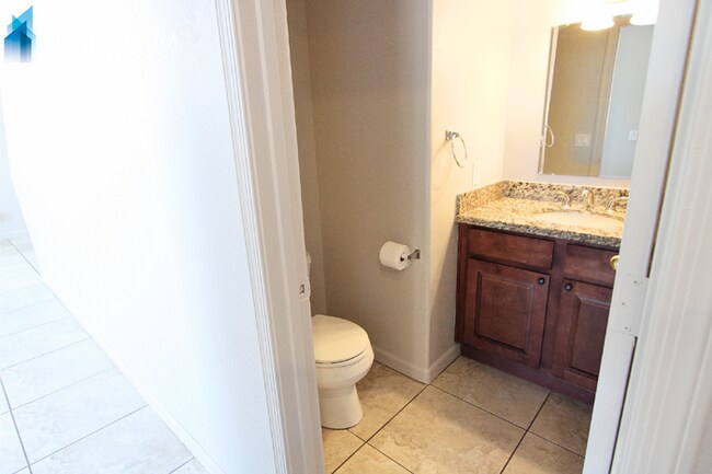 Building Photo - Beautiful 3-beds, 2.5-baths home nestled in Surprise!