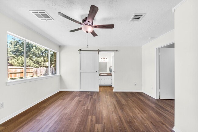 Building Photo - 8206 Willow Forest Dr