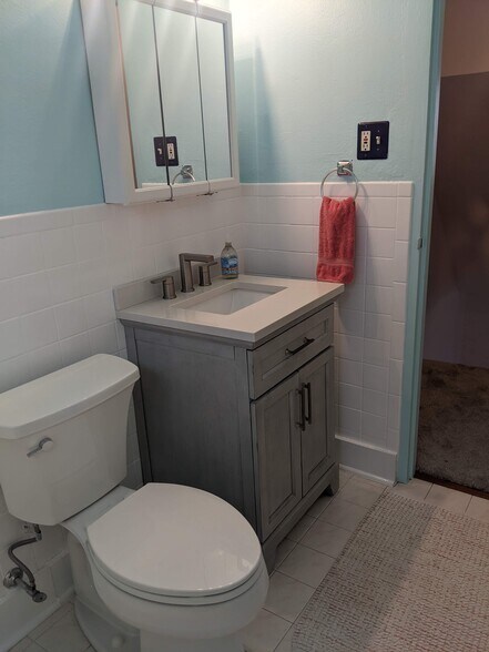 Upstairs Bathroom - 52 Chapel Dr