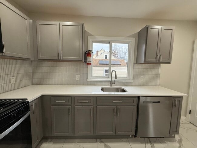 Building Photo - 255 N 1st Ave