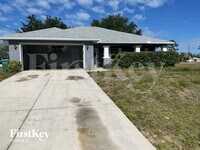 Building Photo - 2824 NW 23rd Ave