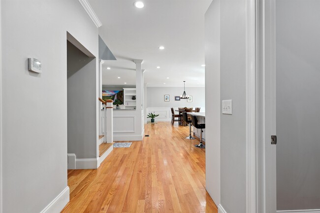 Building Photo - 22 Austin Ln