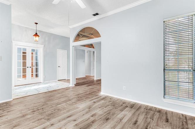 Building Photo - 1401 Newbury Ln