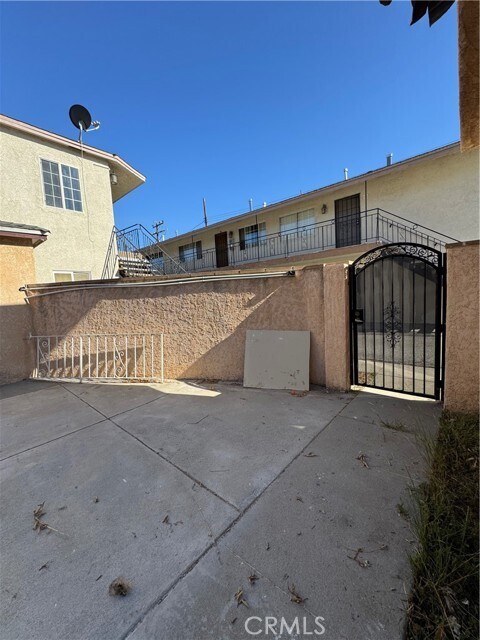Building Photo - 921 Carob Way