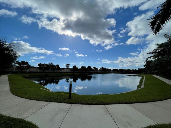 Building Photo - 4214 N Dixie Hwy