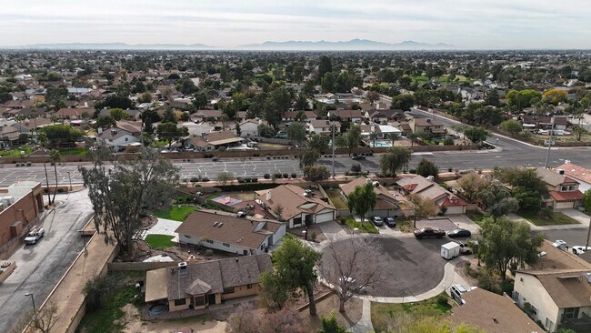 Building Photo - 4401 W McRae Way