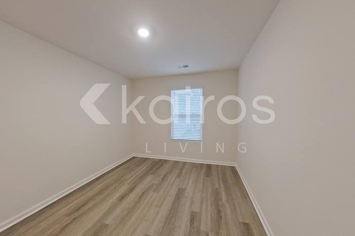 Building Photo - 130 Inez Ave