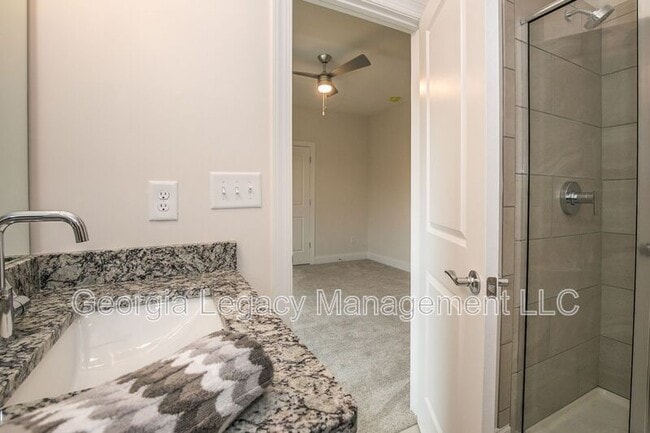 Building Photo - 123 Magnolia Pl