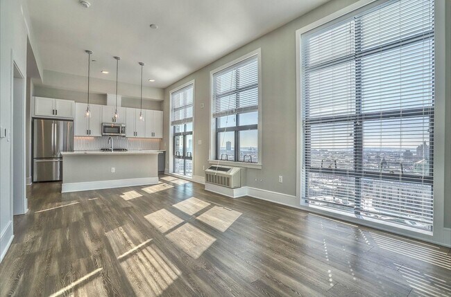 Building Photo - 32 Oakland Ave