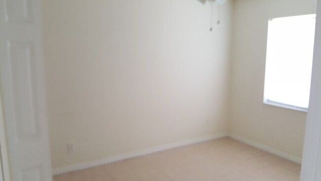 Building Photo - Affordable 3 bedroom 2 bath 1 car garage d...