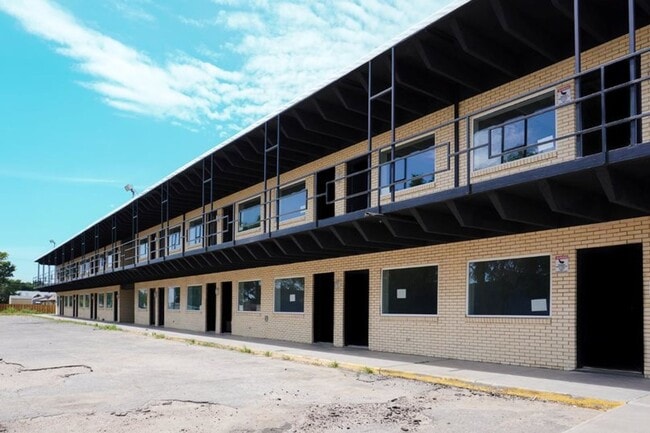 Building Photo - 1408 Buffalo Jones Ave