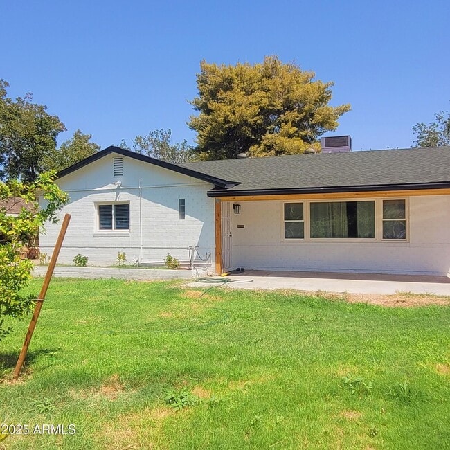Building Photo - 4028 E Edgemont Ave