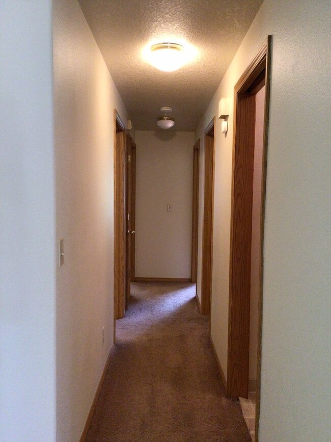 Building Photo - 3BD Home in Rose Village Neighborhood - Cl...