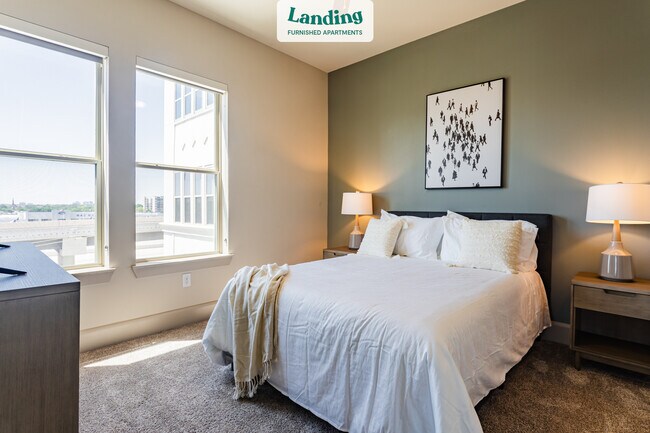 Building Photo - 10300 Katy Fwy