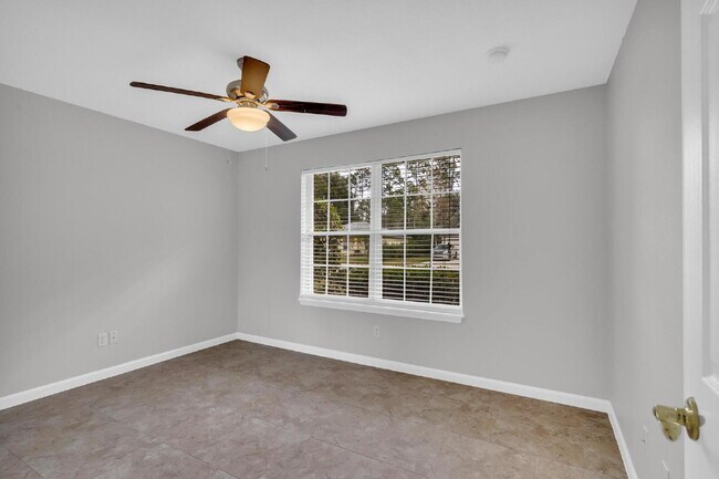 Building Photo - "Spacious 3-Bedroom Home with 2 Full Baths in the Heart of Palm Coast!"