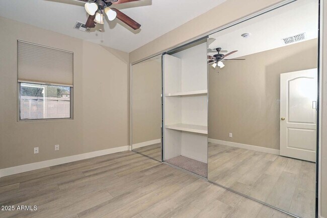 Building Photo - 26928 N 84th Ave